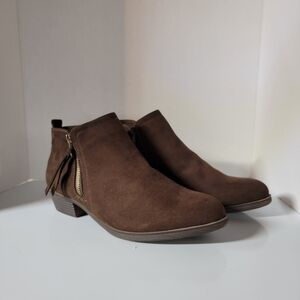 London Fog Faux Suede Ankle Boots NEW Size 9.5M Dark Brown